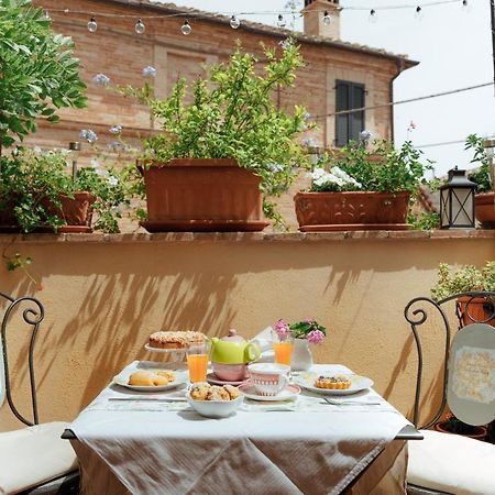 Montecosaro  B&B La Finestra Sul Campanile المظهر الخارجي الصورة